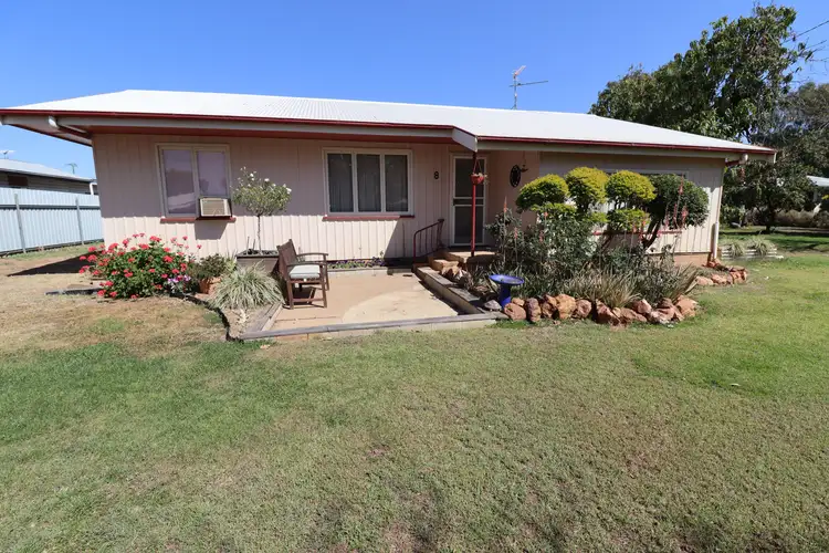 8 ROBERT Street, St George QLD 4487