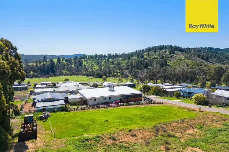 24 Hitchcock Drive, Nannup WA 6275