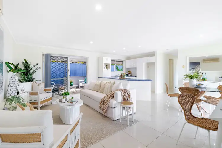 7 Lunar Court, Benowa QLD 4217