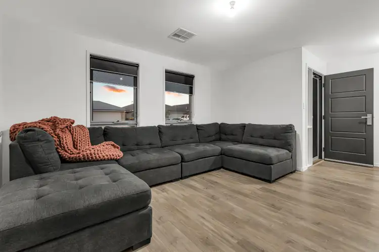 Fifth view of Homely house listing, 10 Tuono Court, Munno Para West SA 5115