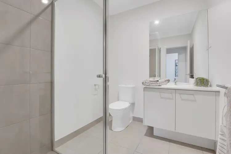 Sixth view of Homely house listing, 20 Mottlecah Circuit, Craigieburn VIC 3064