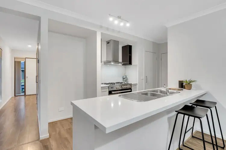 Seventh view of Homely house listing, 20 Mottlecah Circuit, Craigieburn VIC 3064