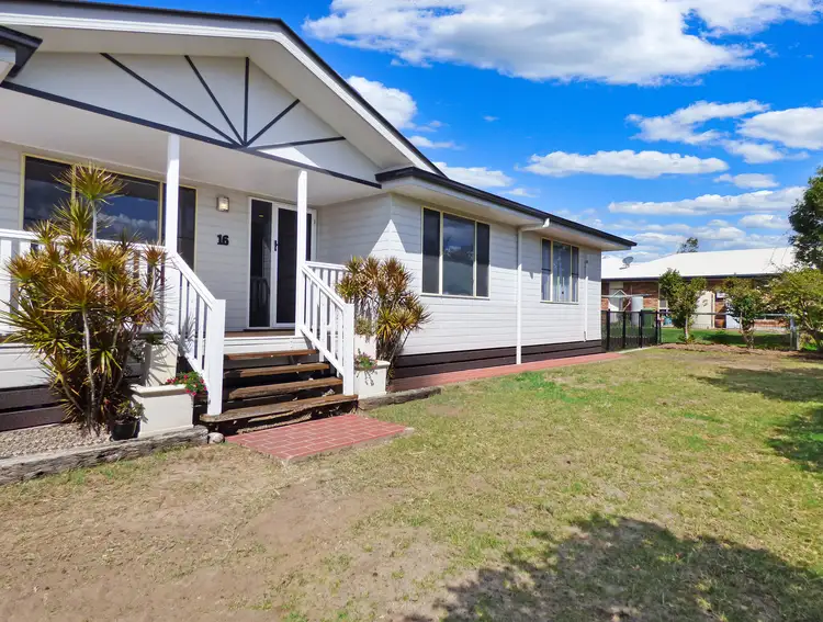 16 Fairway Drive, Roma QLD 4455