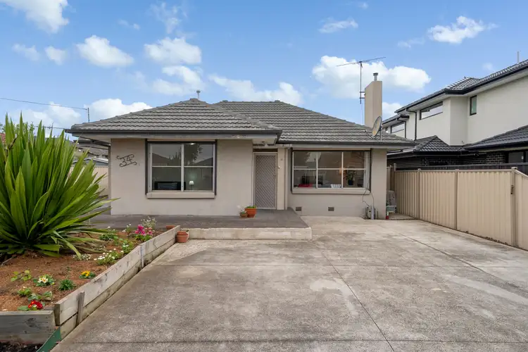 Main view of Homely villa listing, 1/34 Bliburg Street, Jacana VIC 3047