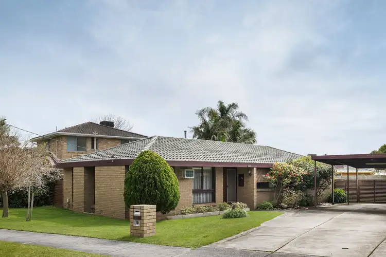 33 Naranga Crescent, Frankston VIC 3199