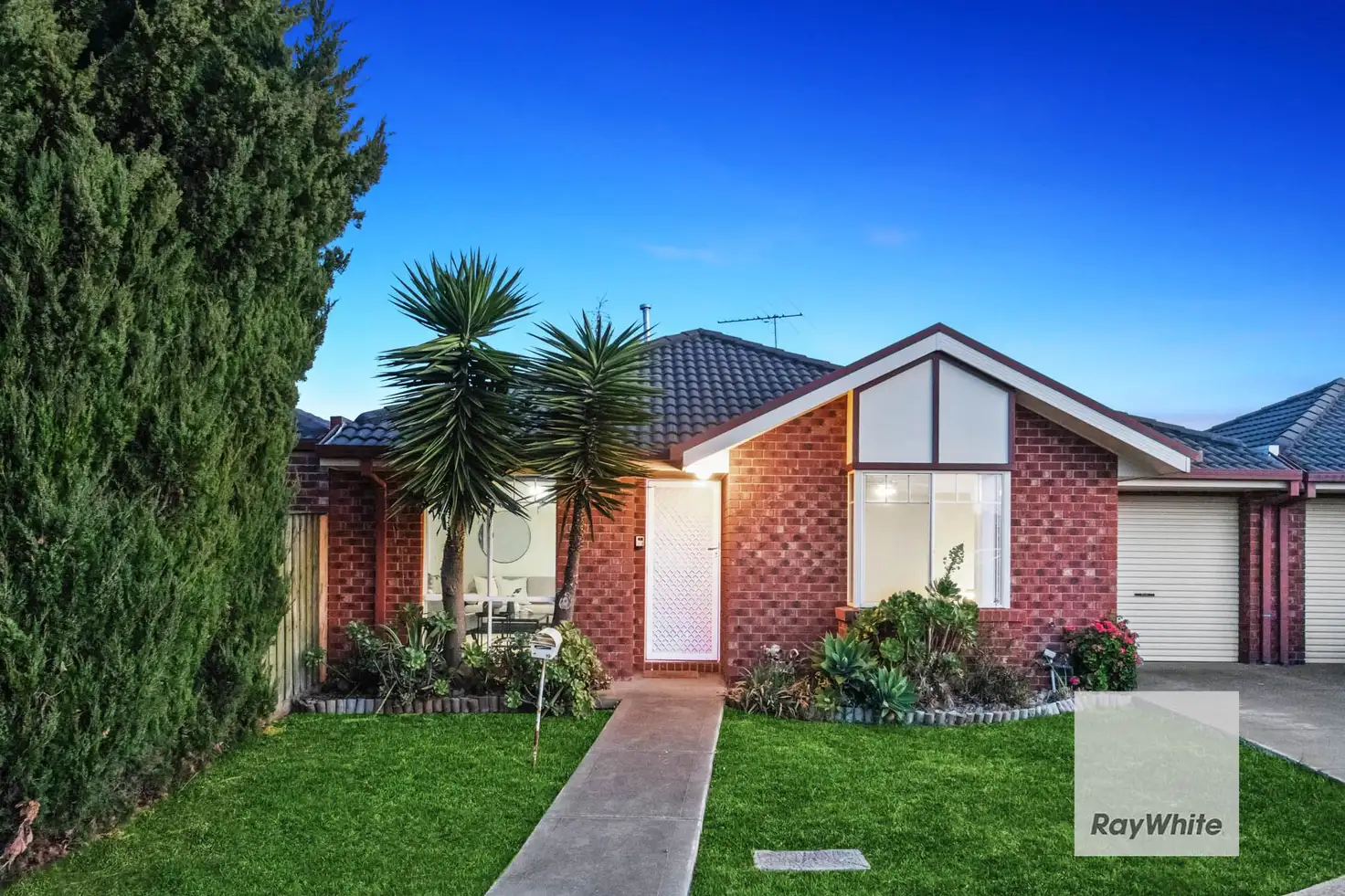 Main view of Homely unit listing, 1/19 Santolin Drive, Hillside VIC 3037