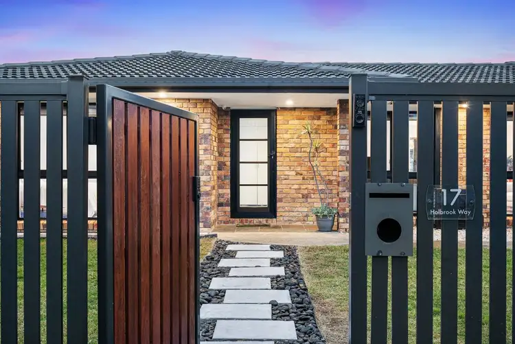 17 Holbrook Way, Elanora QLD 4221
