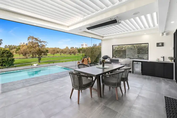 12 The Boulevarde, Benowa QLD 4217