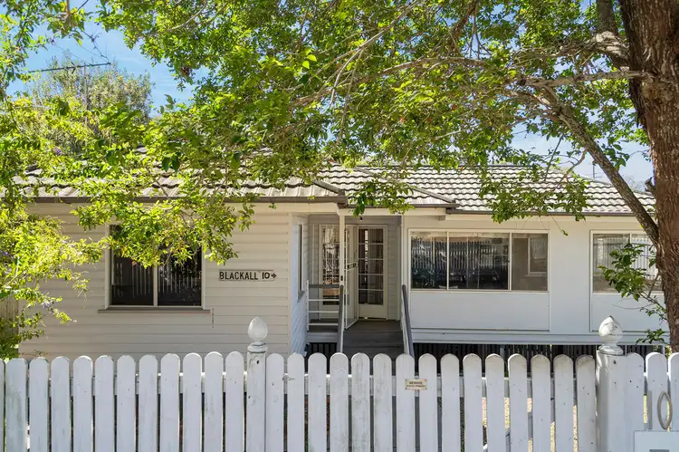 10 Sapphire Street, Holland Park QLD 4121