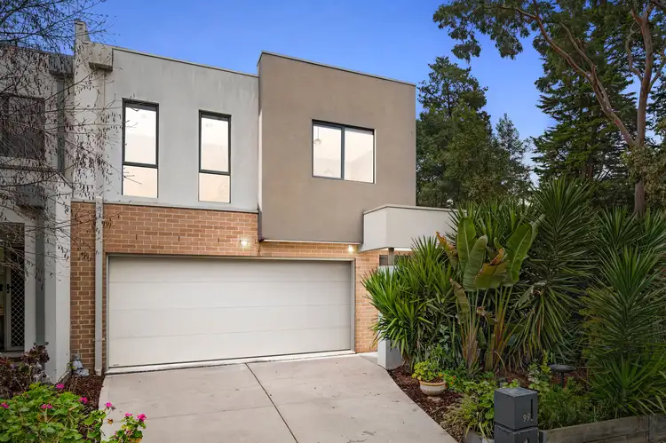 99 Spriggs Drive, Croydon VIC 3136