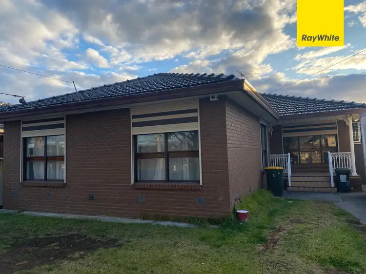 41 Meadowbank Drive, Sunshine North VIC 3020