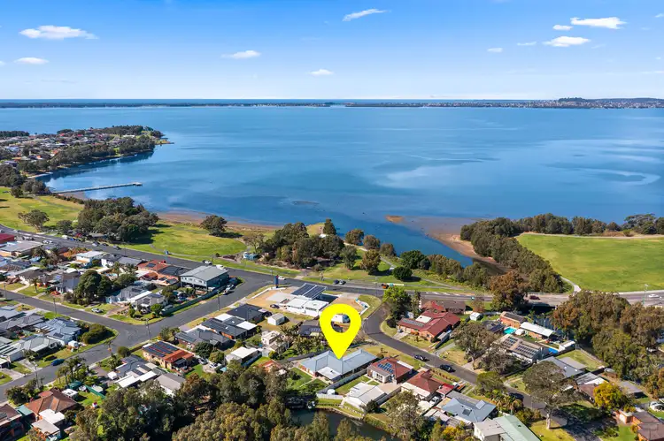 Main view of Homely house listing, 4 Oaks Avenue, Kanahooka NSW 2530