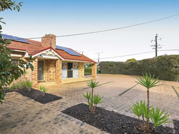 32 Selby Street, Thornlie WA 6108