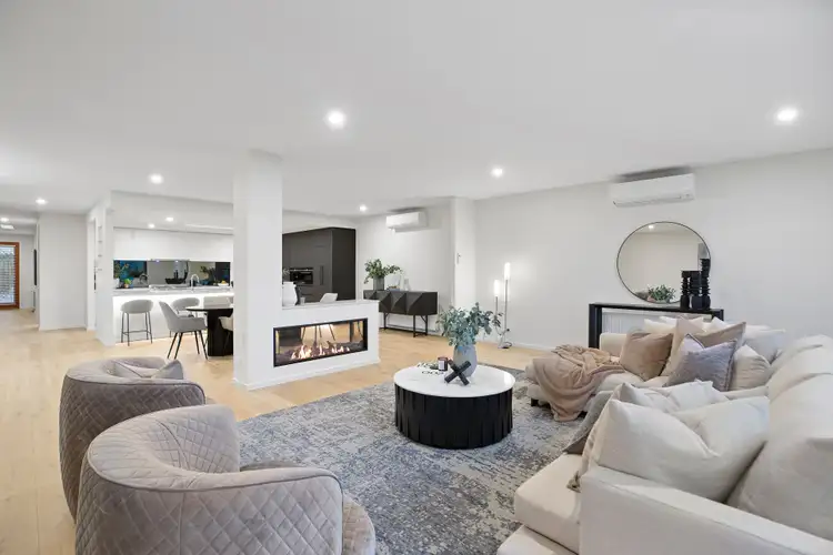 51 Emica Parade, Knoxfield VIC 3180