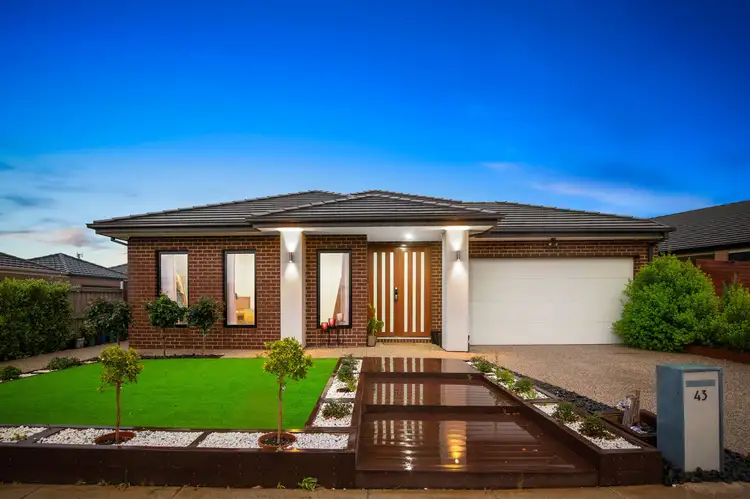 43 Amaretto Circuit, Manor Lakes VIC 3024