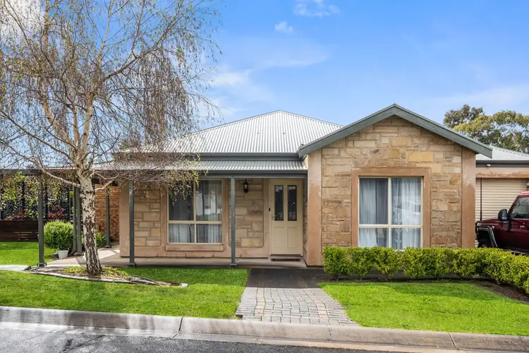 9 Hawthorn Road