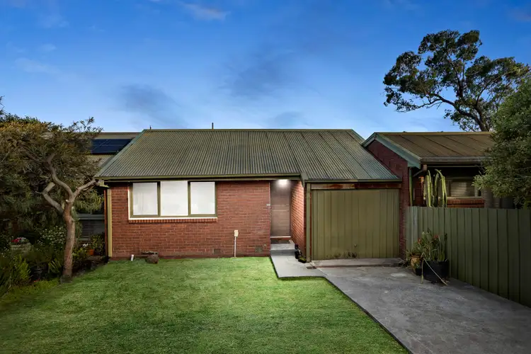 Main view of Homely unit listing, 2/2-4 Oak Park Drive, Chadstone VIC 3148