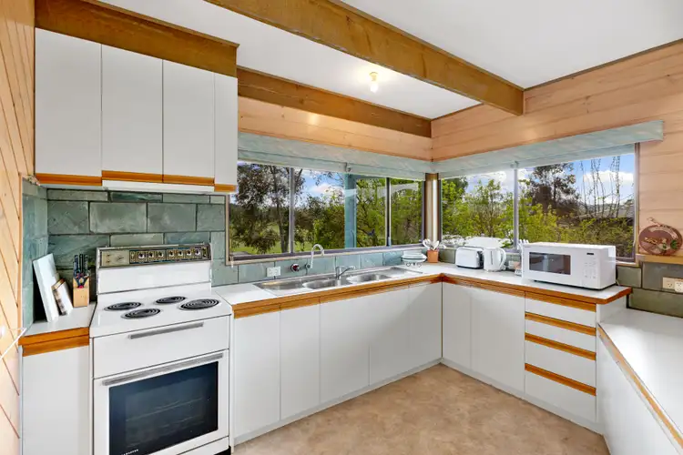 Fifth view of Homely house listing, 6 Redfern Court, Bonnie Doon VIC 3720