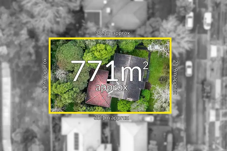 11 Meadow Crescent, Mount Waverley VIC 3149