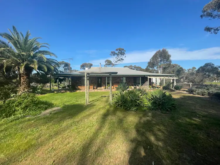 99 Prosser Street, Katanning WA 6317