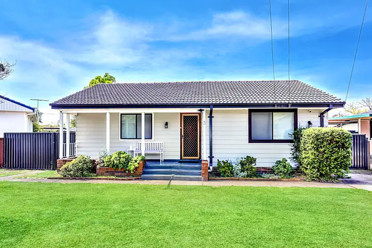 3 Magellan Avenue, Lethbridge Park NSW 2770