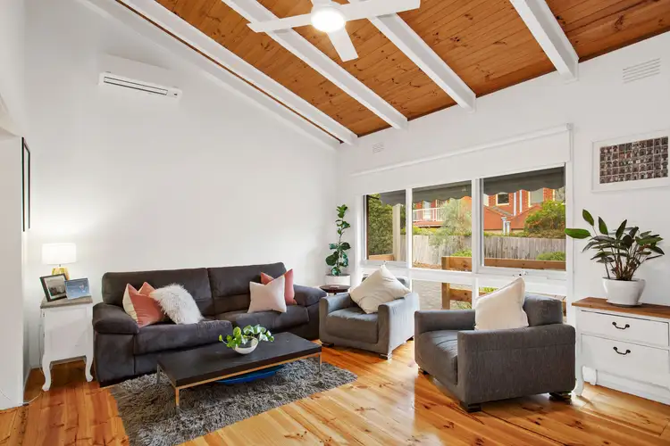 2/50 Warwick Road, Greensborough VIC 3088