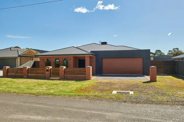 6 Boomerang Place, Heathcote VIC 3523