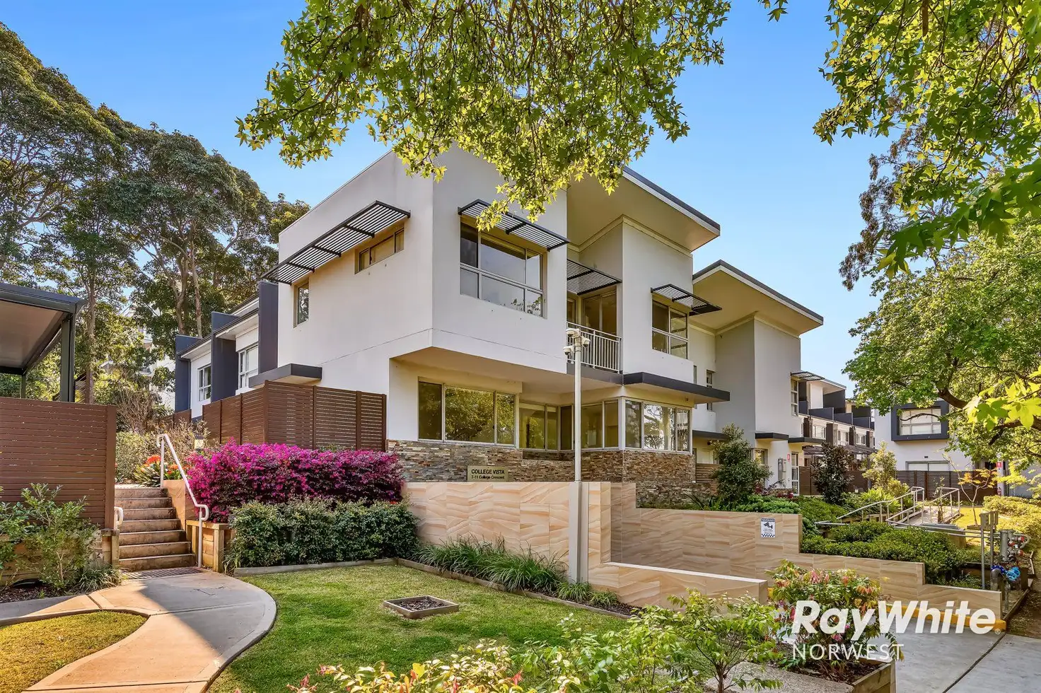 Main view of Homely townhouse listing, 18/7-11 College Crescent, St Ives NSW 2075
