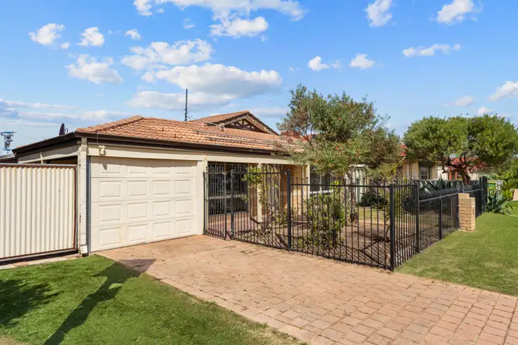 Second view of Homely house listing, 6 Lois Lane, Warnbro WA 6169