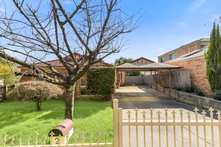 2 Pinewood Crescent, Berwick VIC 3806
