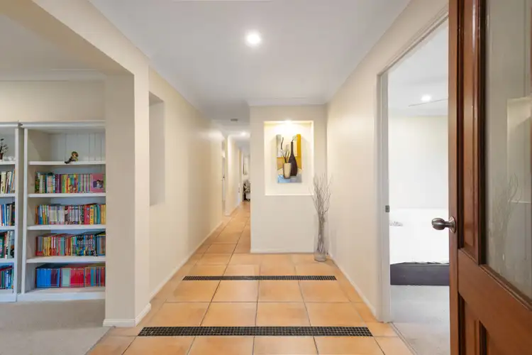 Second view of Homely house listing, 7 Finke Close, Parkinson QLD 4115