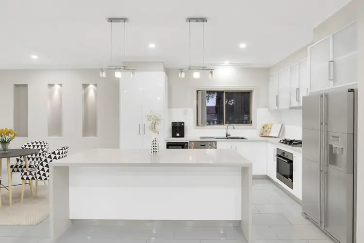 Fifth view of Homely house listing, 8 The Greenway, Craigieburn VIC 3064