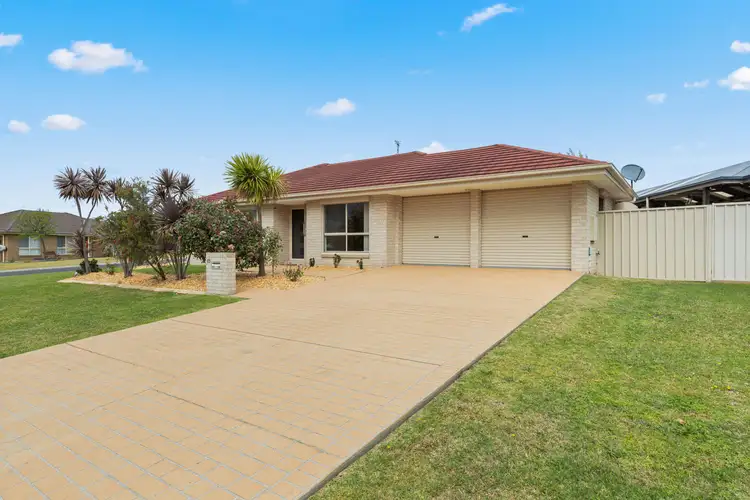 15 Blue Bell Way, Worrigee NSW 2540