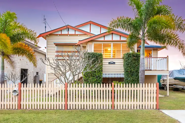 3A Smith Street, Urangan QLD 4655