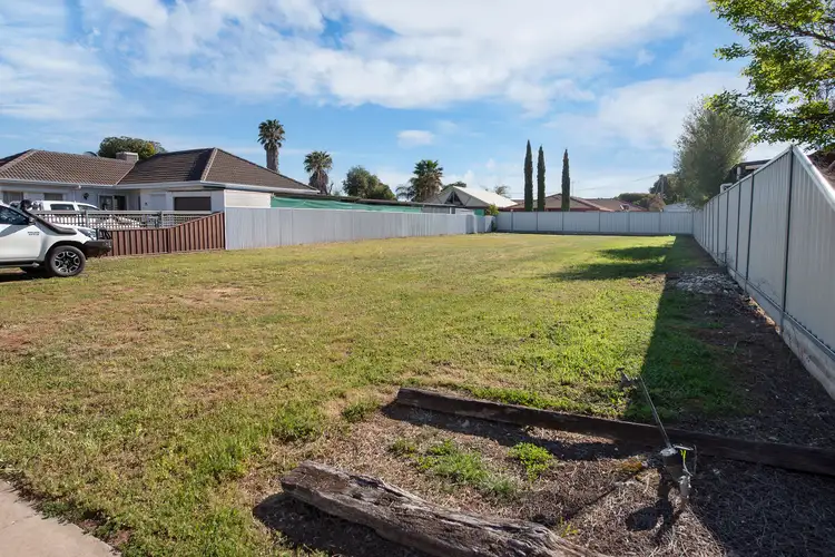 24 Holloway Grove, Swan Hill VIC 3585