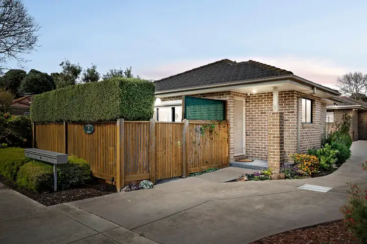 6 Reservoir Road