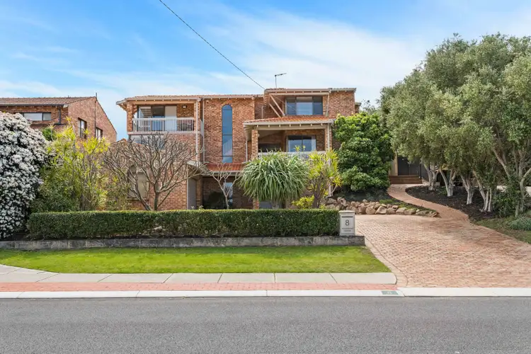 8 Kempenfeldt Avenue, Sorrento WA 6020