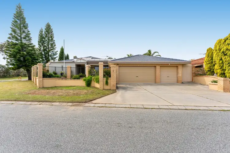 1 Hydrangea Place, Alexander Heights WA 6064