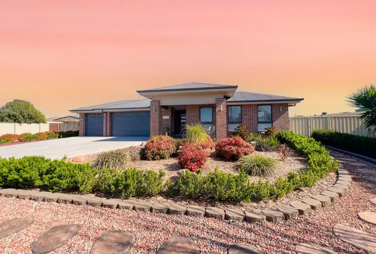 4 Carmelite Close, Parkes NSW 2870