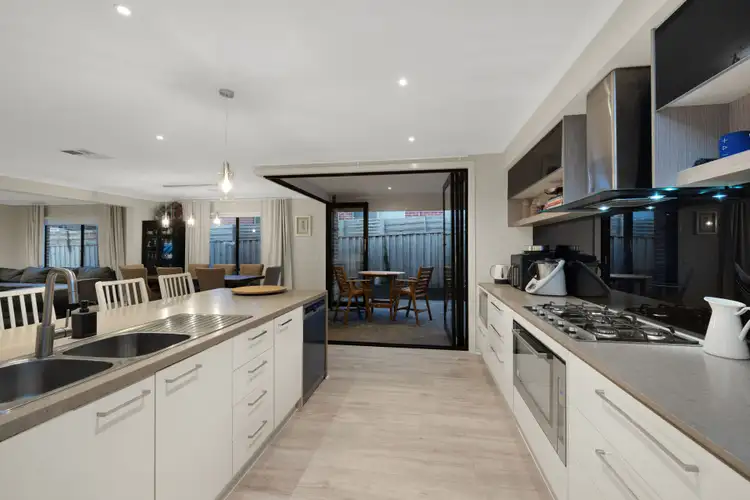 Second view of Homely house listing, 5 Millgate Rise, Officer VIC 3809