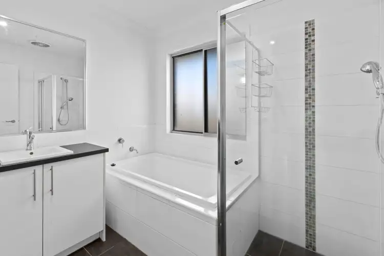 Fifth view of Homely house listing, 5 Deschamps Close, Loganlea QLD 4131