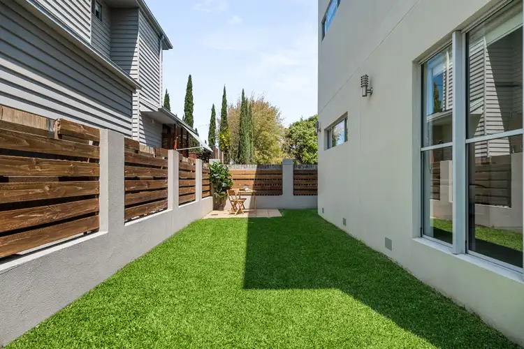 Main view of Homely townhouse listing, 2/297 Hawthorne Road, Hawthorne QLD 4171
