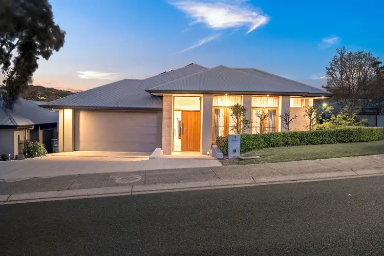 19 Dawbiney Avenue