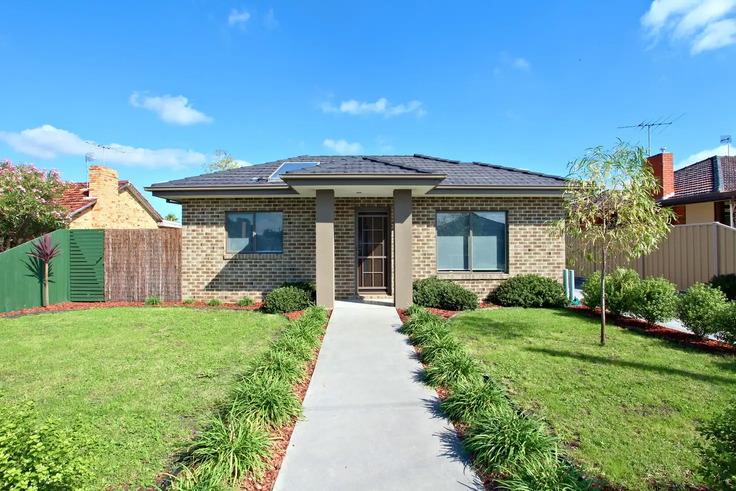 Main view of Homely unit listing, 1/19 Poplar Street, Thomastown VIC 3074