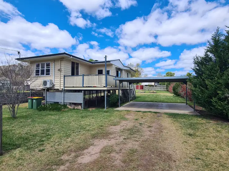 7 Eames Street, Crows Nest QLD 4355