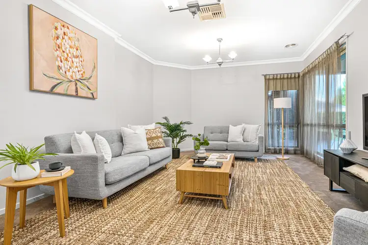 27 Champions Drive, Glenroy NSW 2640