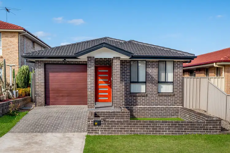 8a Minnamurra Circuit, Prestons NSW 2170