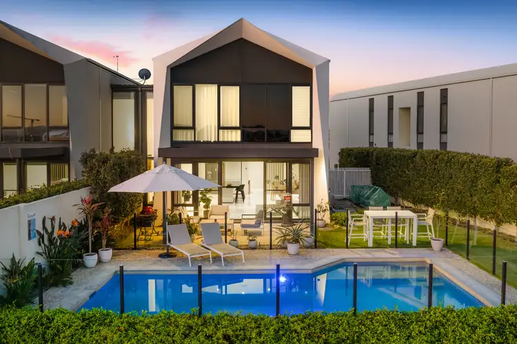 15 Concourse Drive, Mermaid Waters QLD 4218
