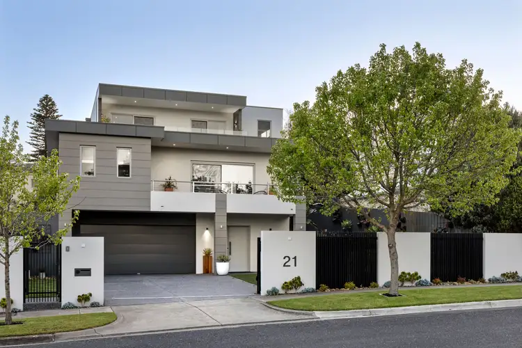 21 Menzies Close, Frankston South VIC 3199
