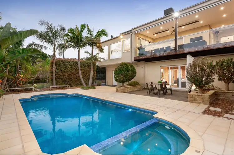 15 Erinne Court, Saint Helena VIC 3088